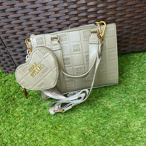 Steve Madden Mini-Blivonia 2-Piece Satchel Set with Heart-Shaped Zipper Pouch - Picture 2 of 3